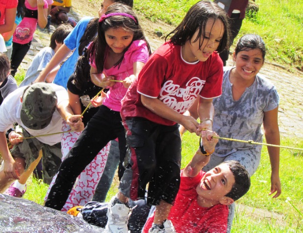 Tachuela Camp English